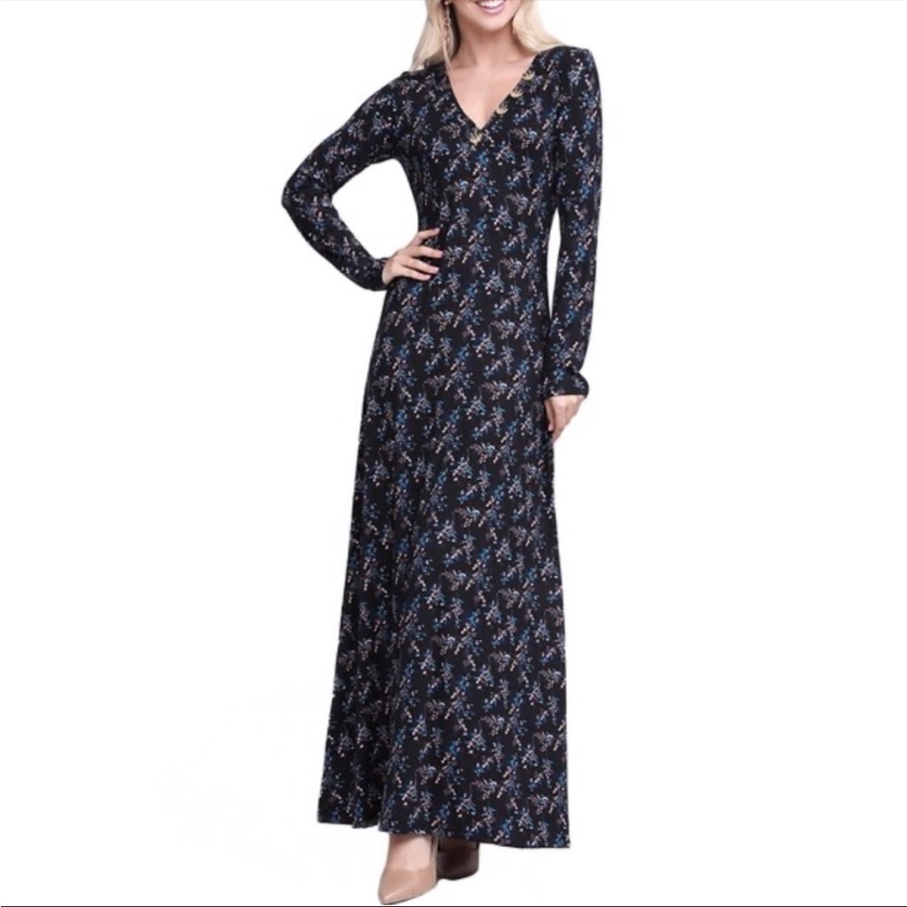 NWT DoublJu Long Sleeve Maxi Dress Black Floral Button Detail. Size Large.